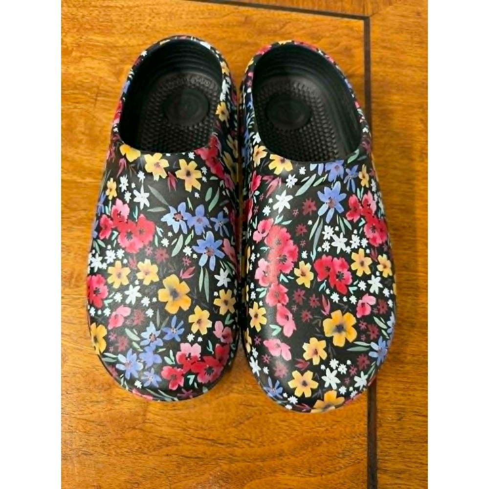Totes Everywear Womens 9 Floral Clogs Black Multi Color Flower Garden Shoes - Picture 2 of 8